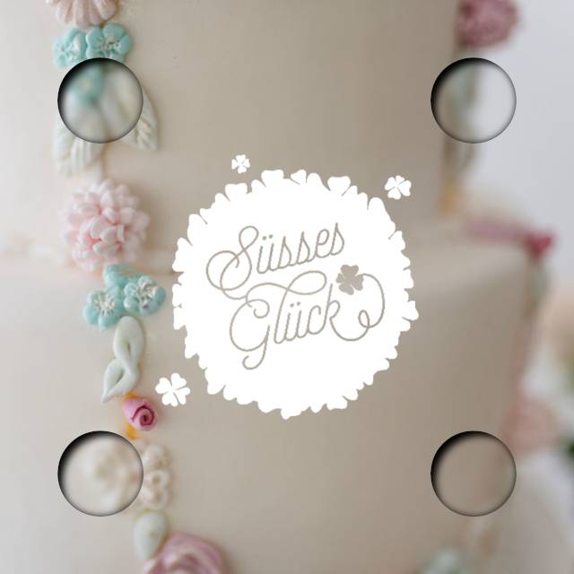 Hochzeitstorte beige dekoriert close-up